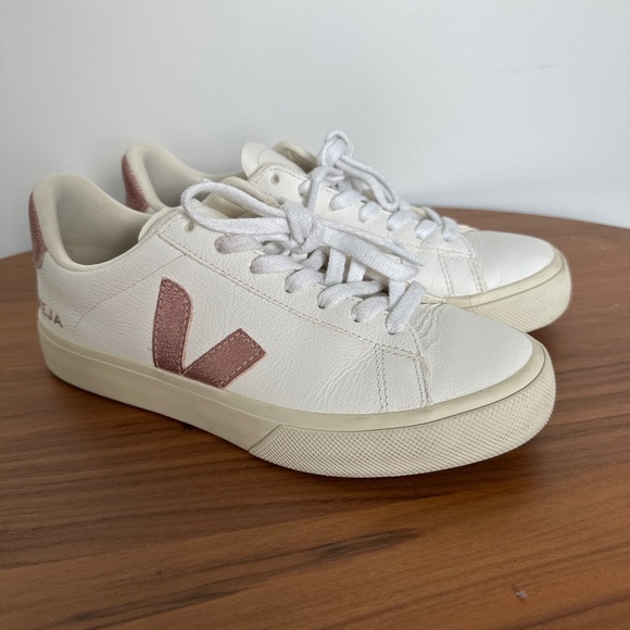 Veja Campo sneaker sz 7 white w/metallic pink - Picture 1 of 10